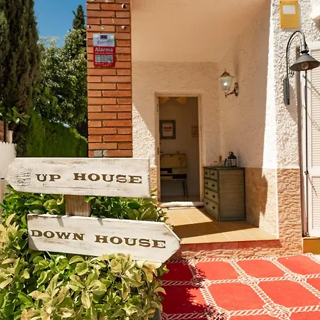 Downhouse Habitacions Pansiyon *