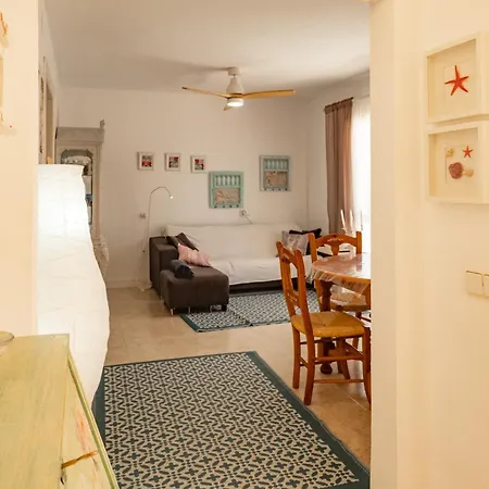 Downhouse Habitacions Pansiyon *