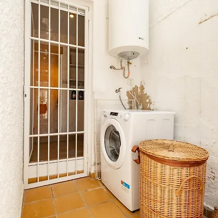 Downhouse Habitacions Pansiyon *