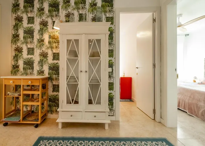 Downhouse Habitacions-en Casa Compartida- Δωμάτια σε οικογενειακή κατοικία *